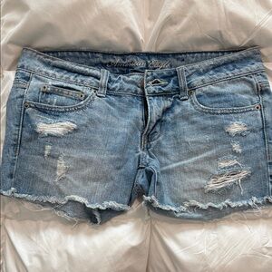 American Eagle Outfitters Light Wash Distressed Denim Cutoff Shorts 3” inseam
